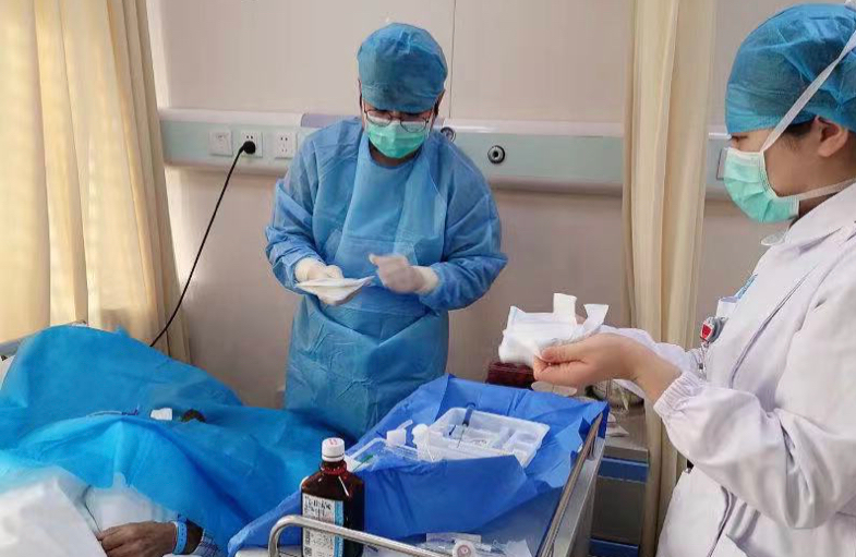 致敬護(hù)士隊伍,攜手戰(zhàn)勝疫情